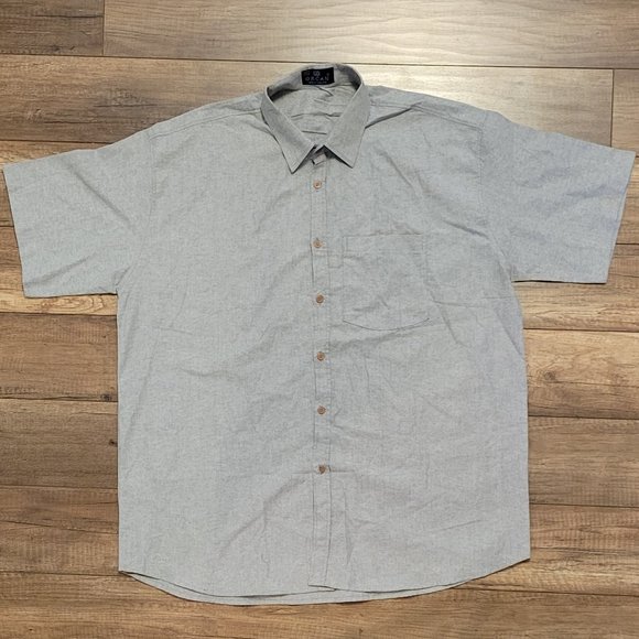 💥*HOST PICK💥NWOT Men's Short Sleeve Button Down - Picture 1 of 1